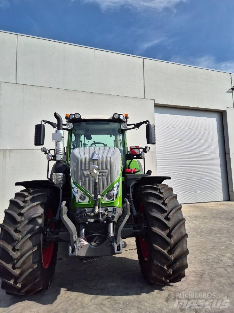 Fendt 822 Vario Tractors