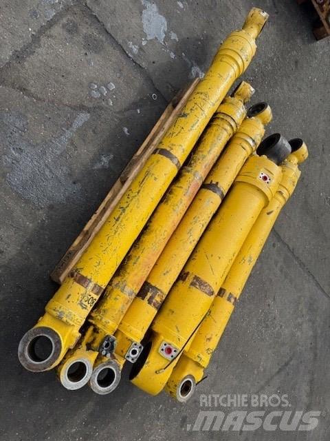Komatsu PW 180 Hydraulics