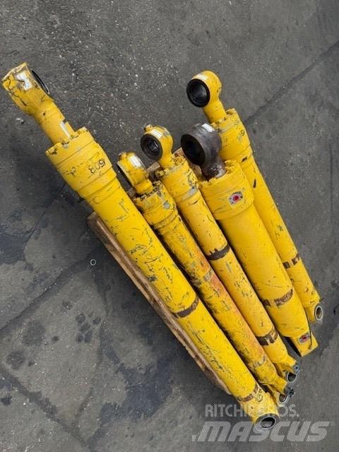 Komatsu PW 180 Hydraulics
