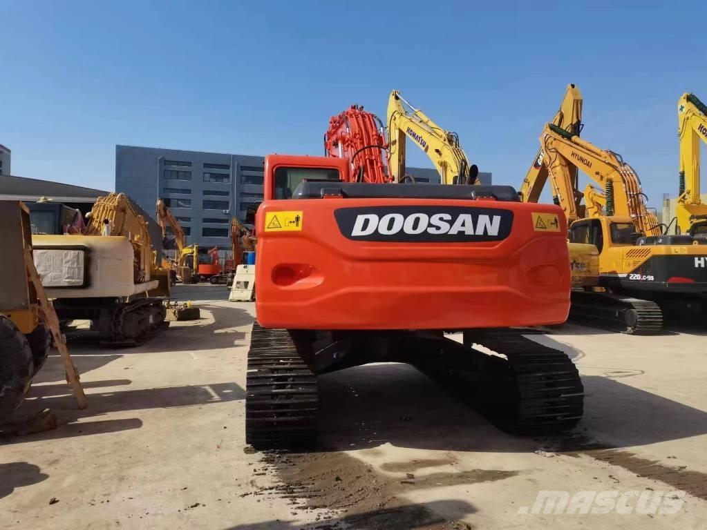 Doosan DX 225 Crawler excavators