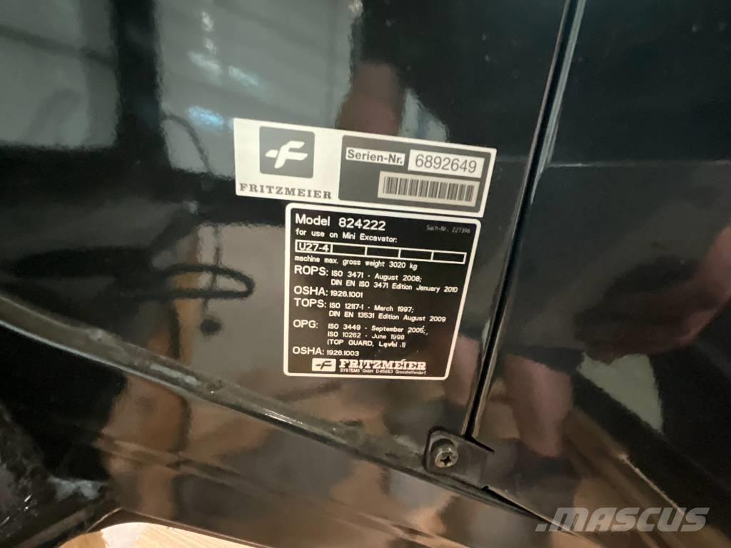 Kubota U 27-4 Cabins and interior