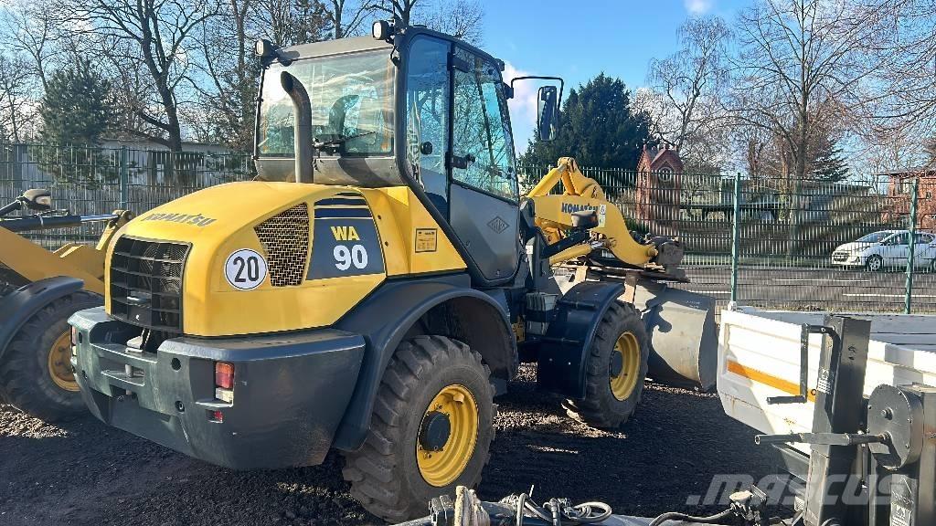 Komatsu WA 90 Wheel loaders