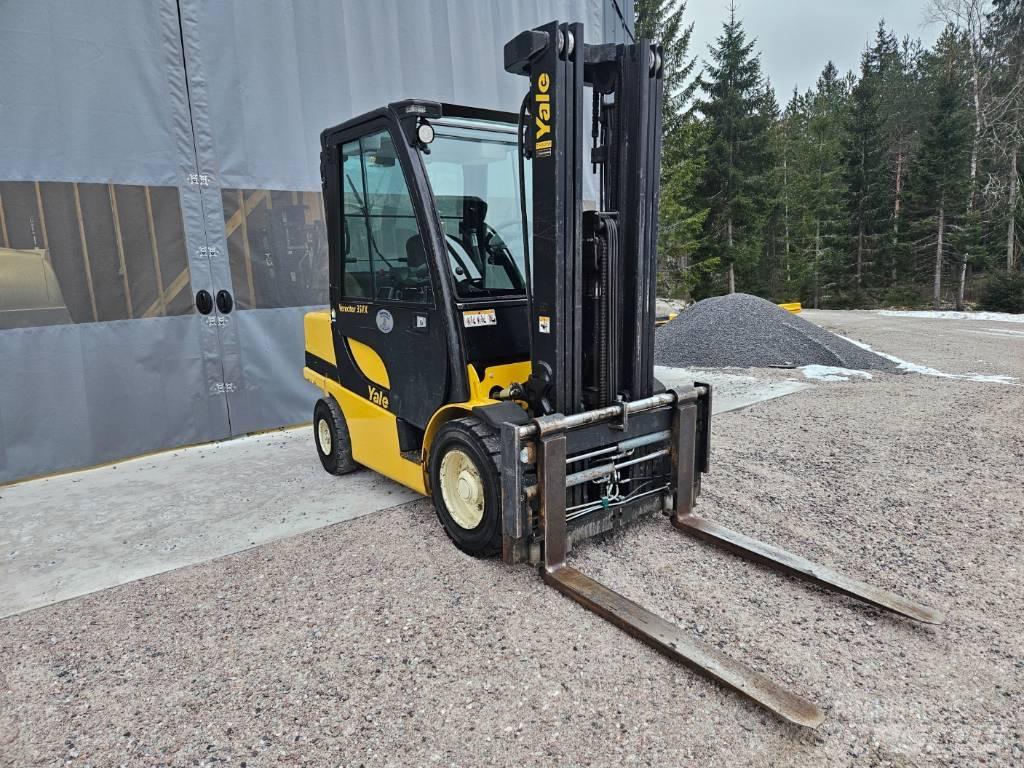 Yale GDP 35 VX Diesel trucks