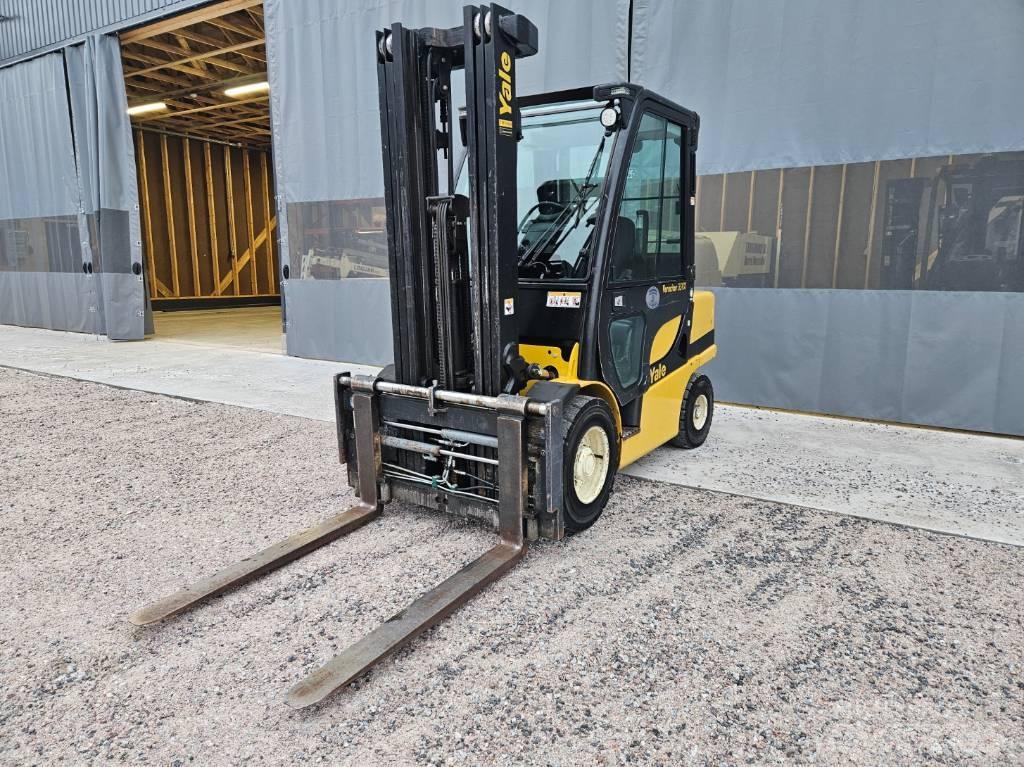 Yale GDP 35 VX Diesel trucks