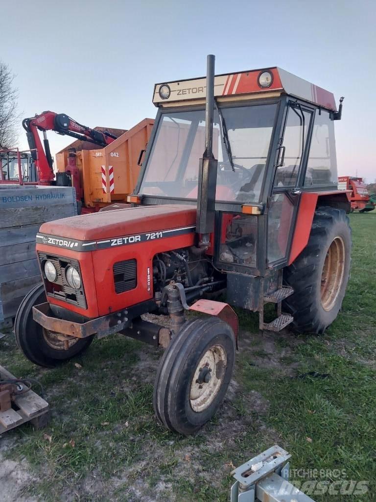 Zetor 7211 Tractors