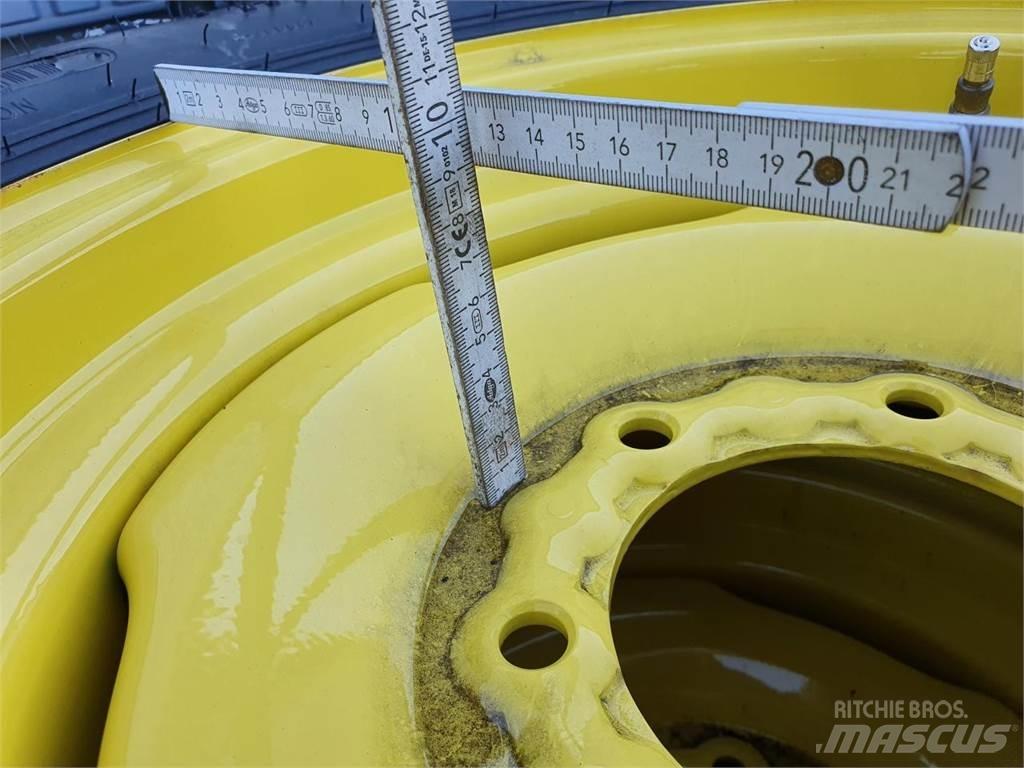Titan 8-16 x2 Tyres, wheels and rims