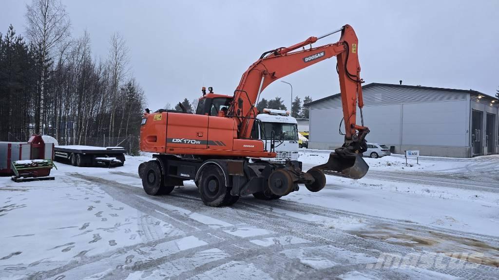 Doosan DX 170 W Wheeled excavators