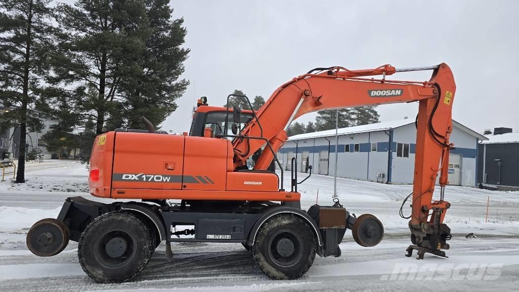 Doosan DX 170 W Wheeled excavators