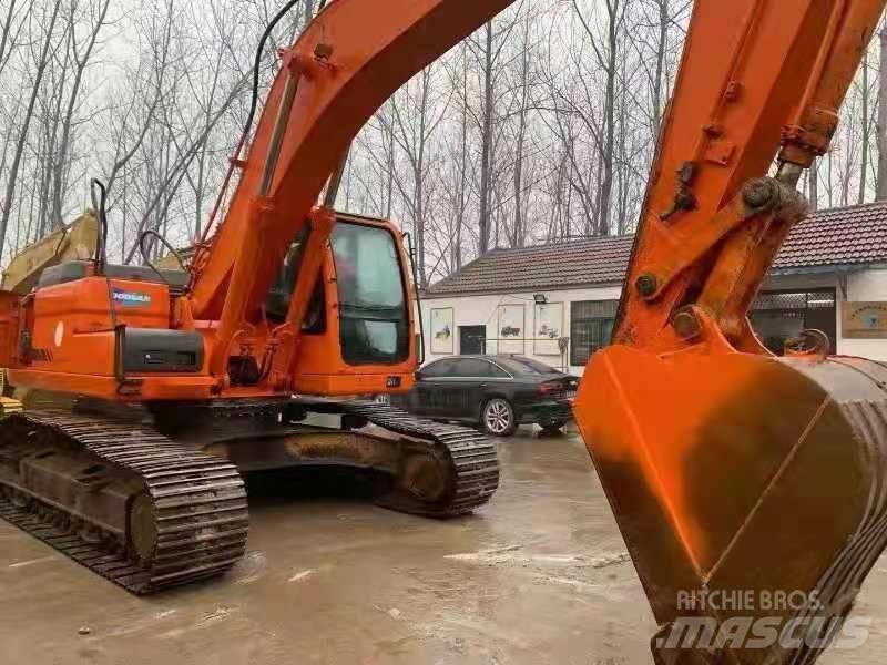 Doosan DX300LC Crawler excavators