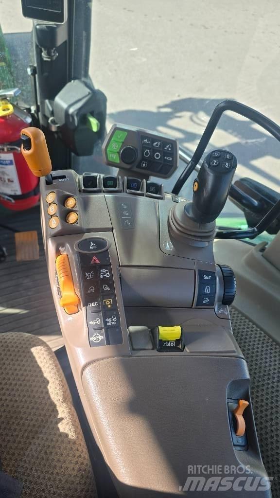 John Deere 5125R Tractors