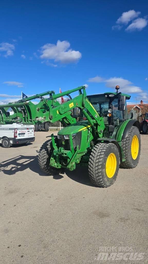 John Deere 5125R Tractors