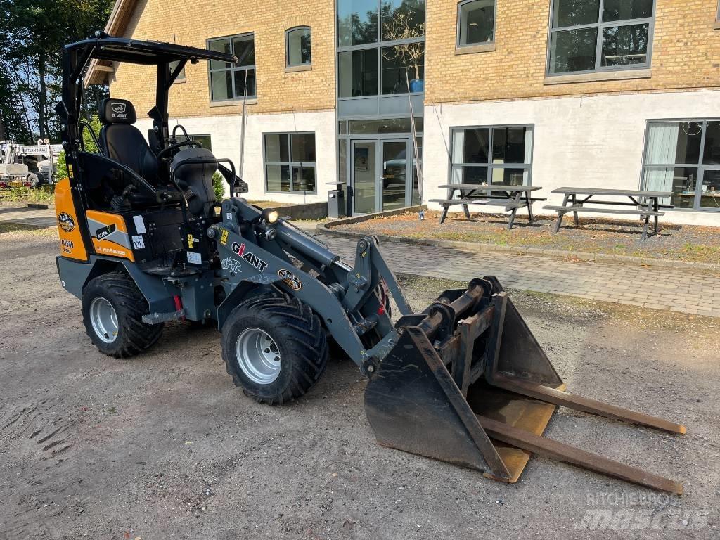 GiANT G 1500 X-tra Mini loaders
