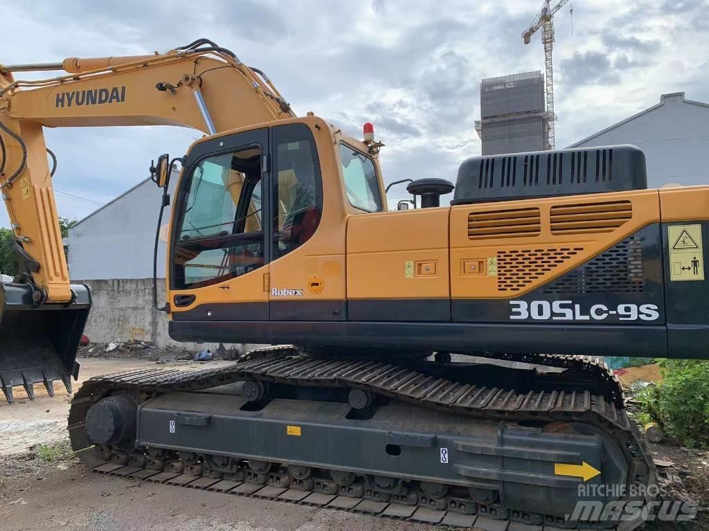 Hyundai 305 Crawler excavators