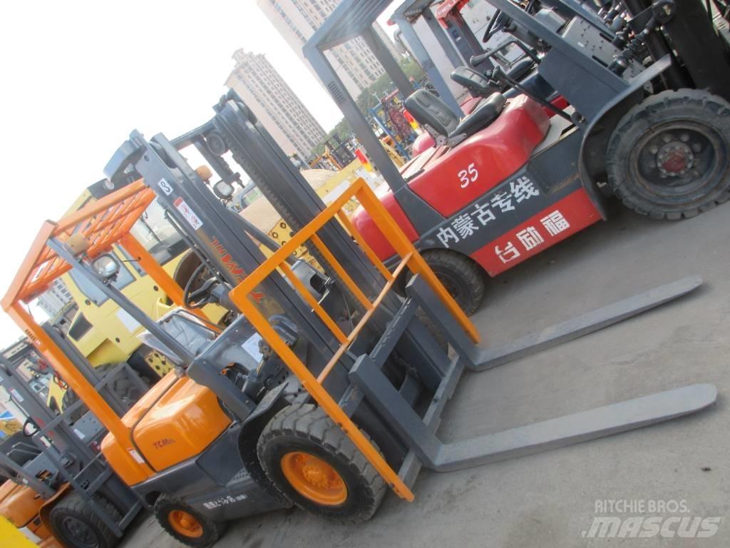 TCM FD 30 Diesel trucks
