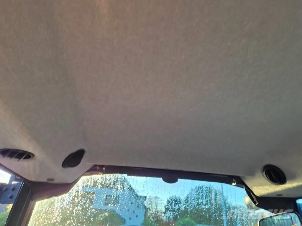 Valtra A105 HiTech Tractors