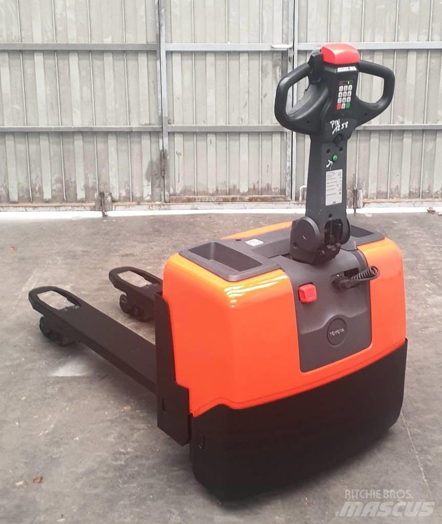 BT LWE 130 Minimover Low lifter