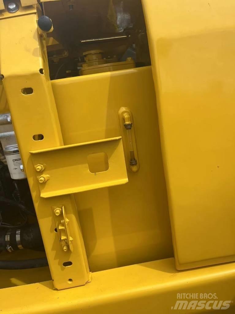 Komatsu PC 130 Mini excavators  7t - 12t
