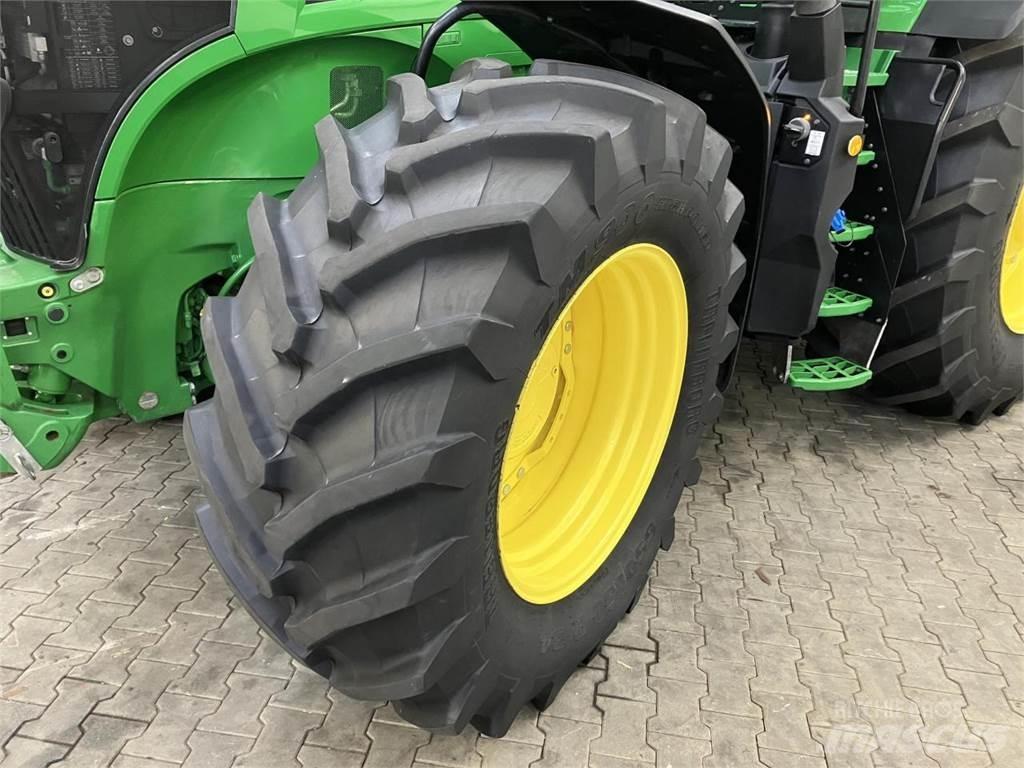 John Deere 7R 330 Tractors