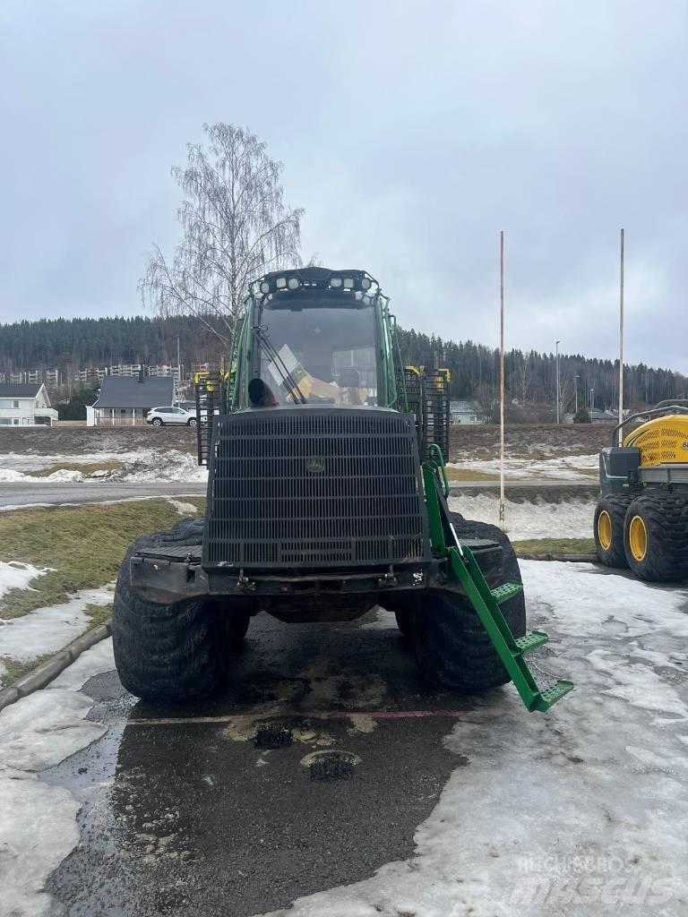 John Deere 1210 E Forwarders