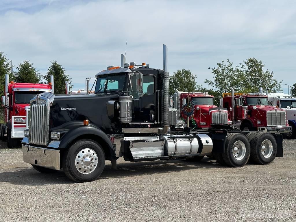 Kenworth W 900 Prime Movers