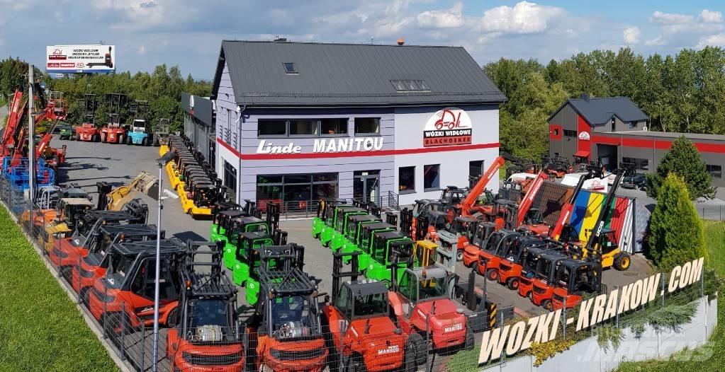 Manitou 200 ATJ Compact self-propelled boom lifts