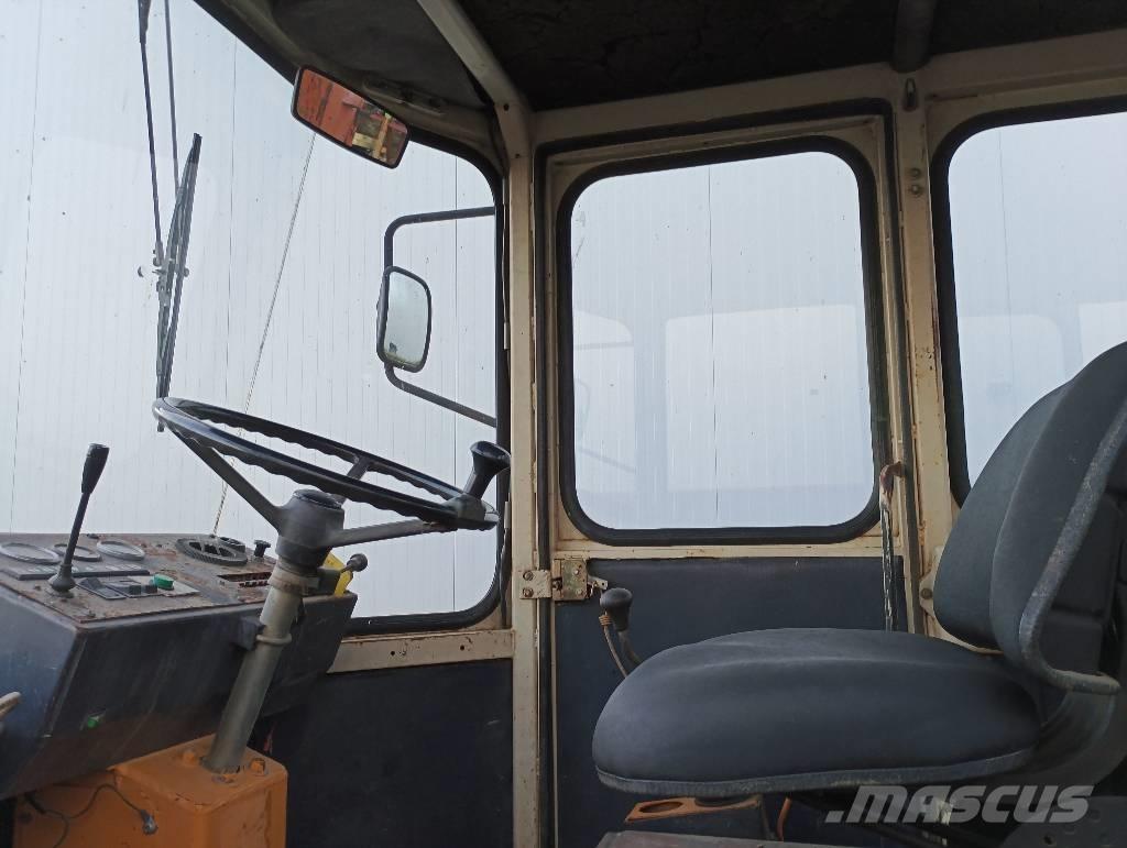 Schaeff SKB 902 Backhoe