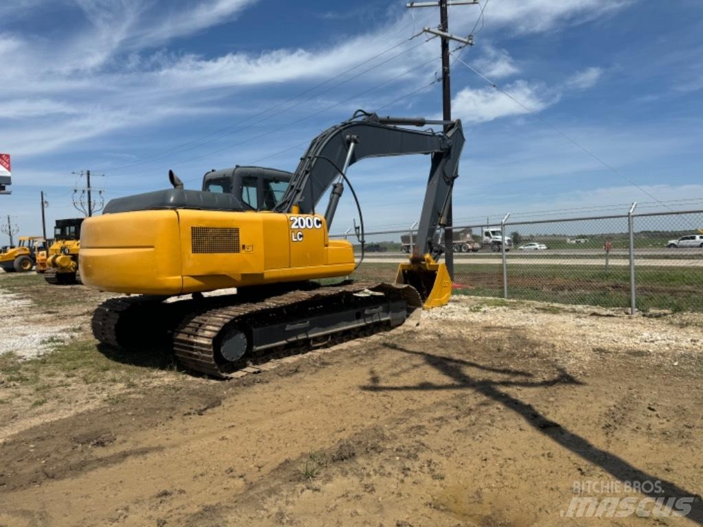 DEERE 200 LC Crawler excavators
