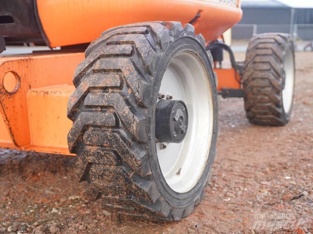 JLG 600 AJ Articulated boom lifts
