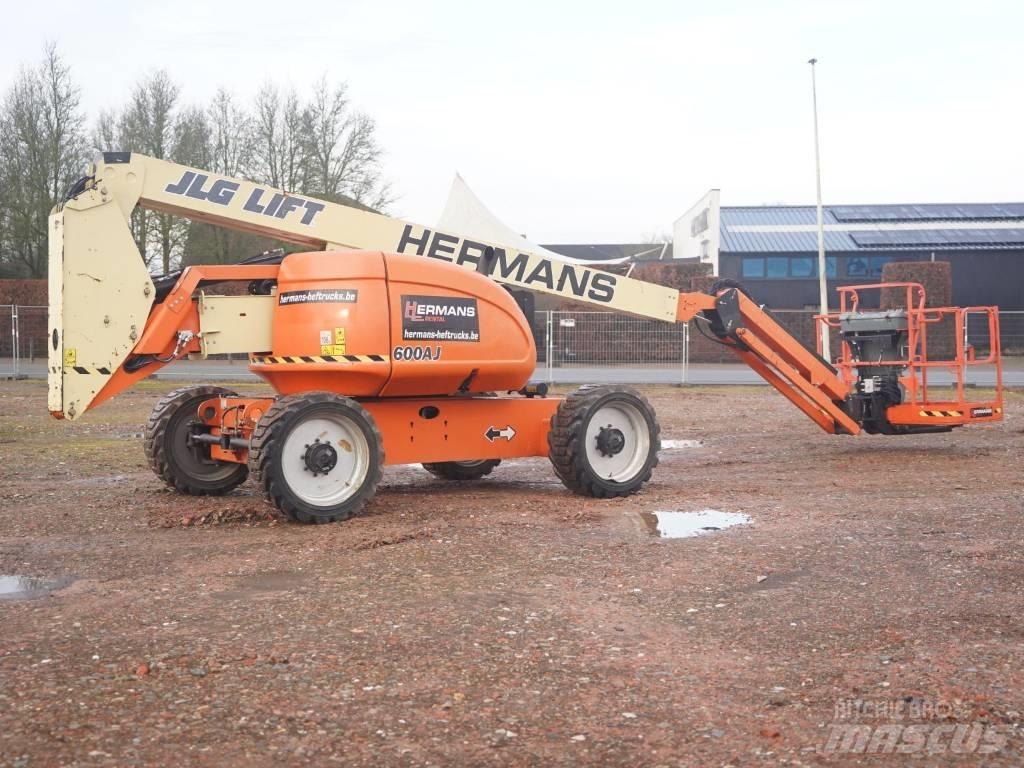 JLG 600 AJ Articulated boom lifts