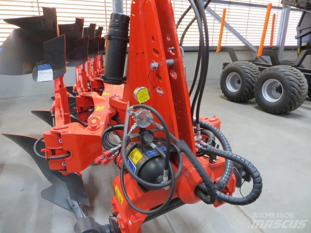 Kuhn Vari-Master 123 Reversible ploughs