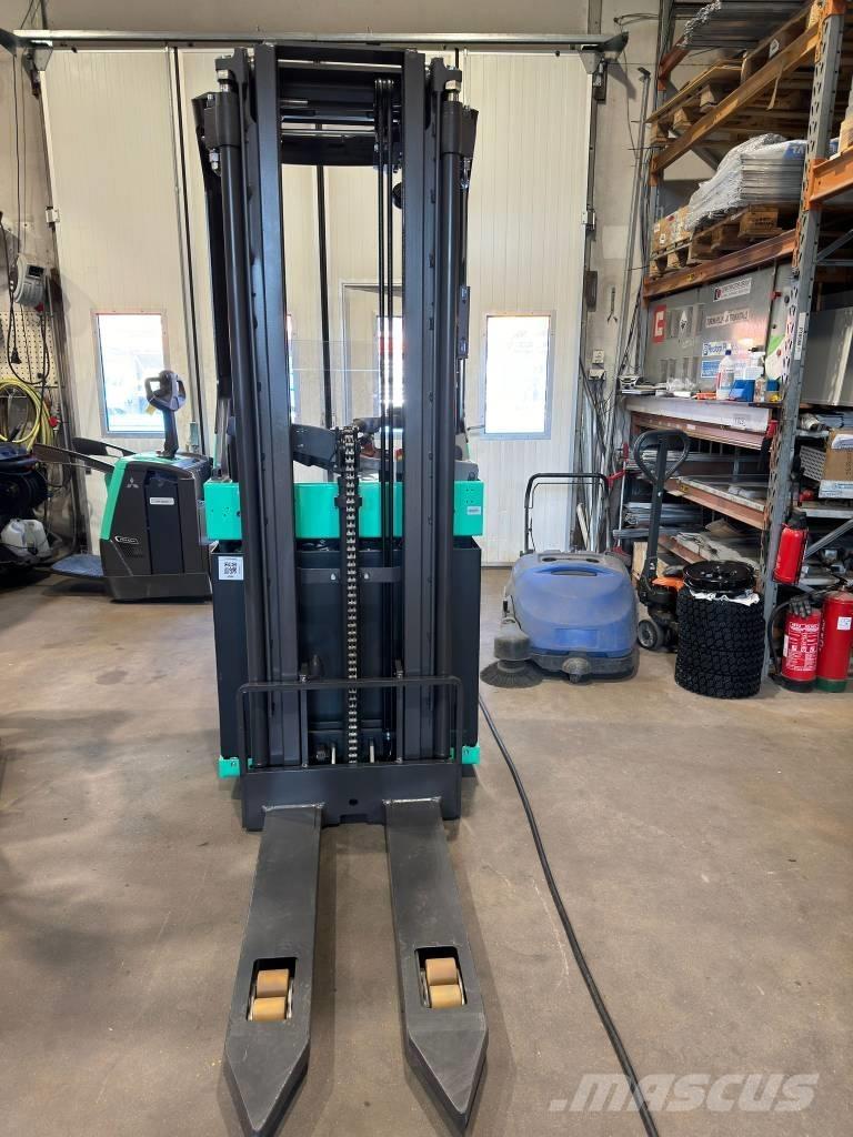 Mitsubishi SBR16N2 Self propelled stackers