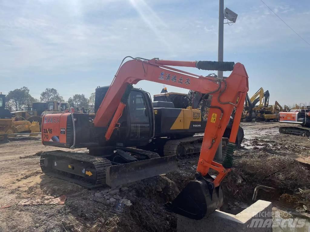 Hitachi 60 Crawler excavators