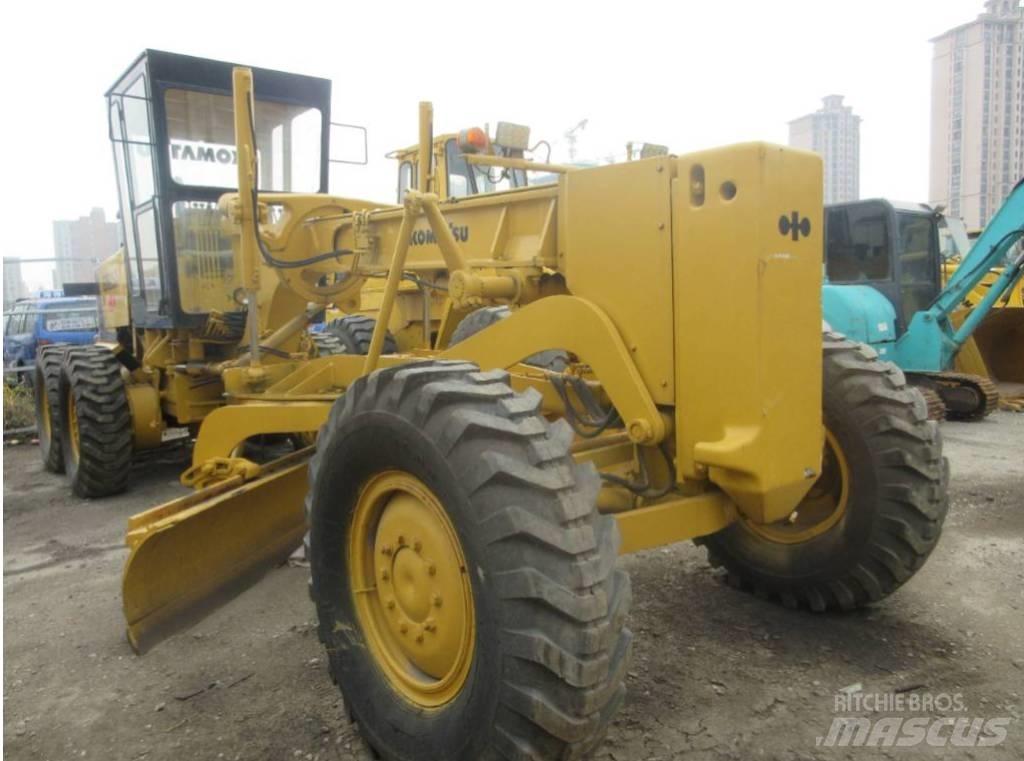 Komatsu GD 623 Graders