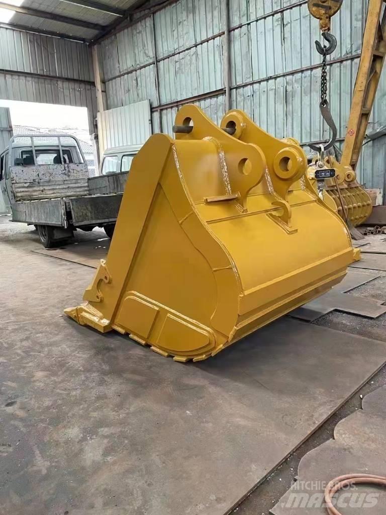 Komatsu PC 360 Buckets