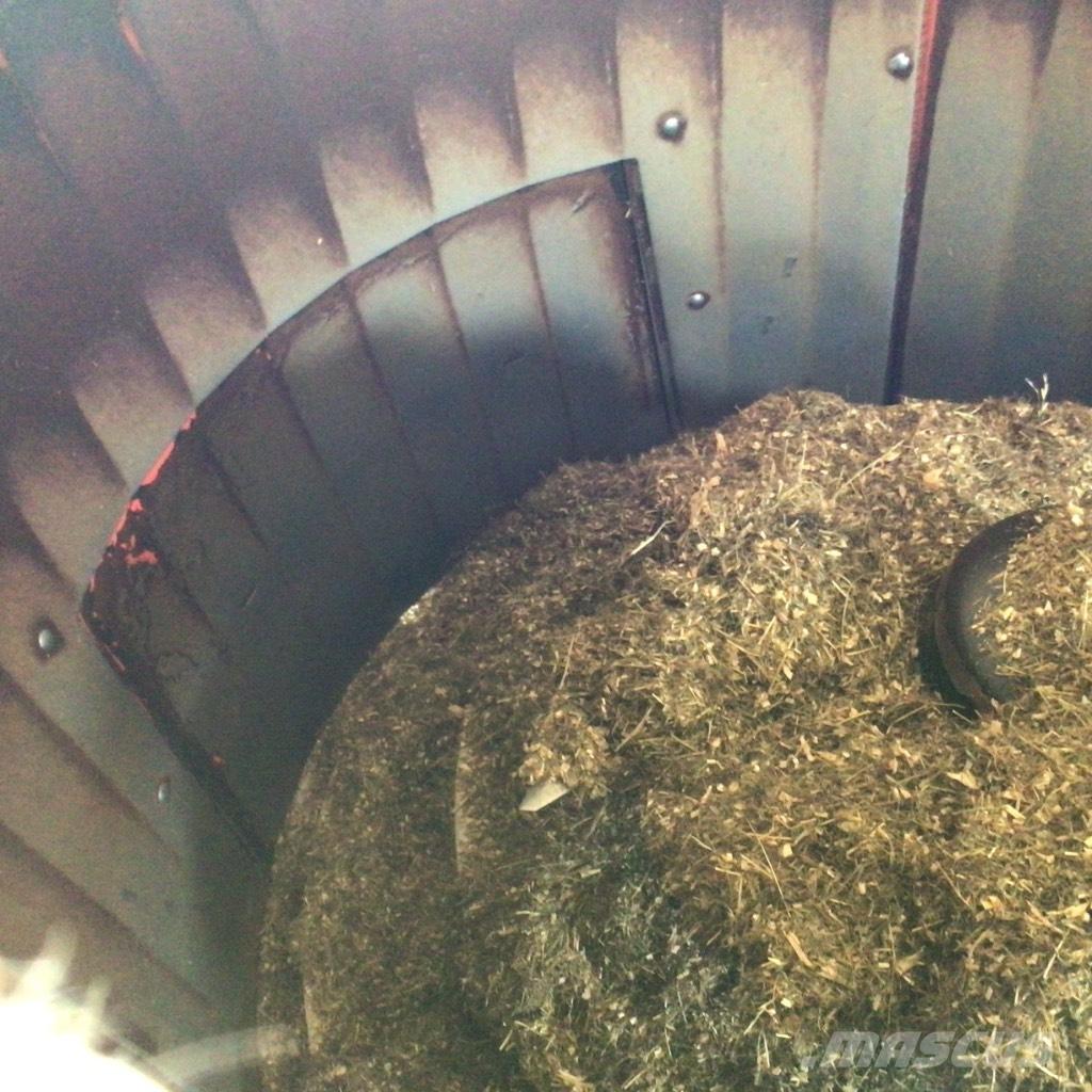 Kuhn Profile 1880 Feed mixer