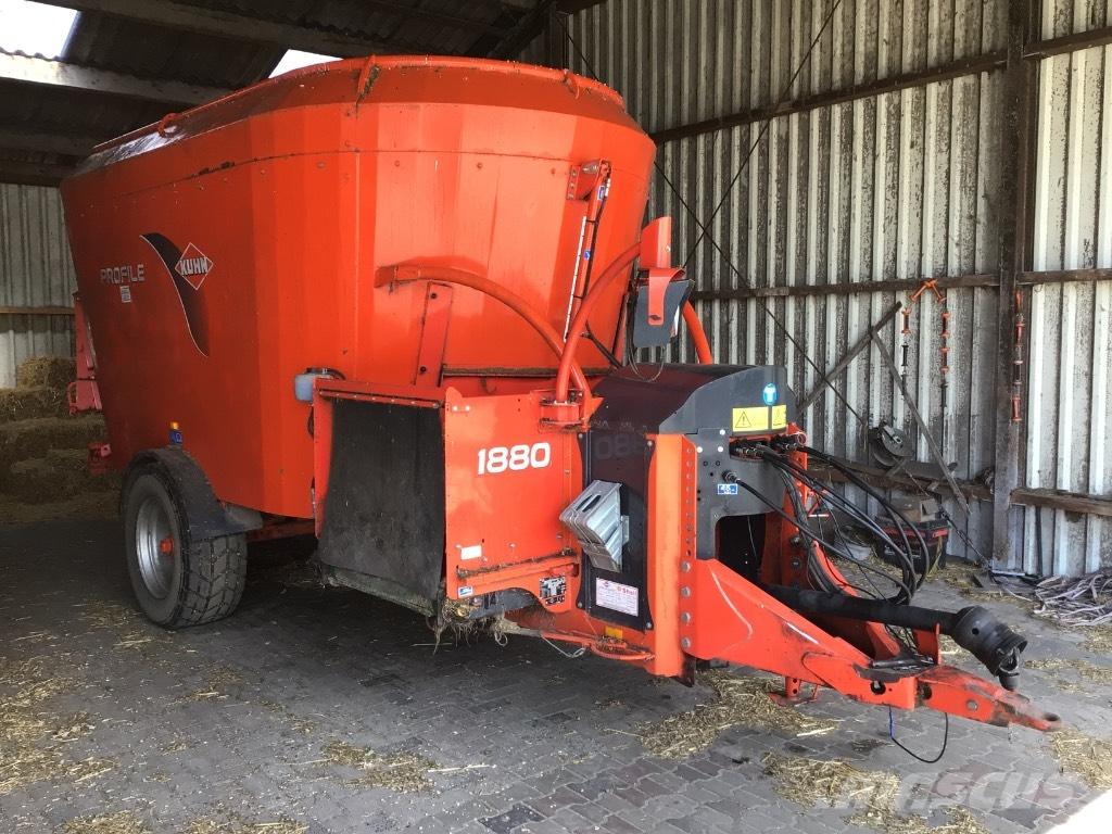 Kuhn Profile 1880 Feed mixer