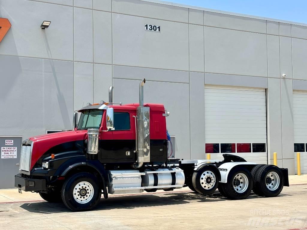 Western Star 4900 Prime Movers