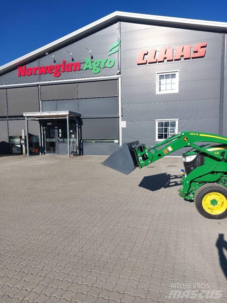 John Deere 3046 R Tractors