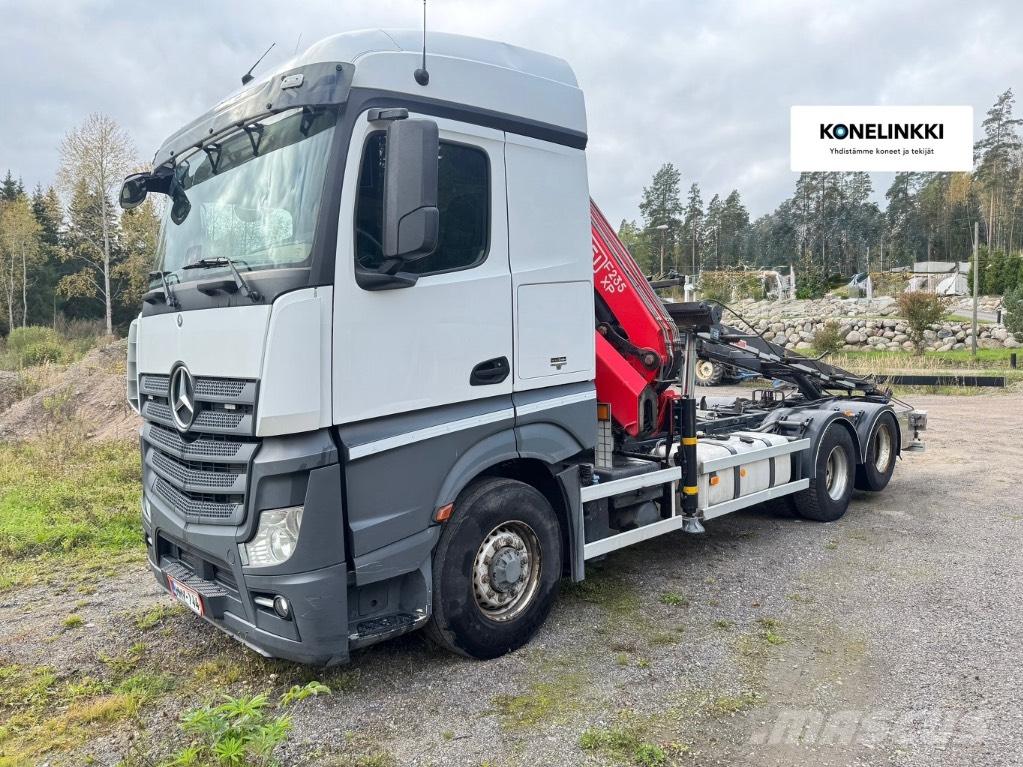 Mercedes-Benz 2653 L Truck mounted cranes