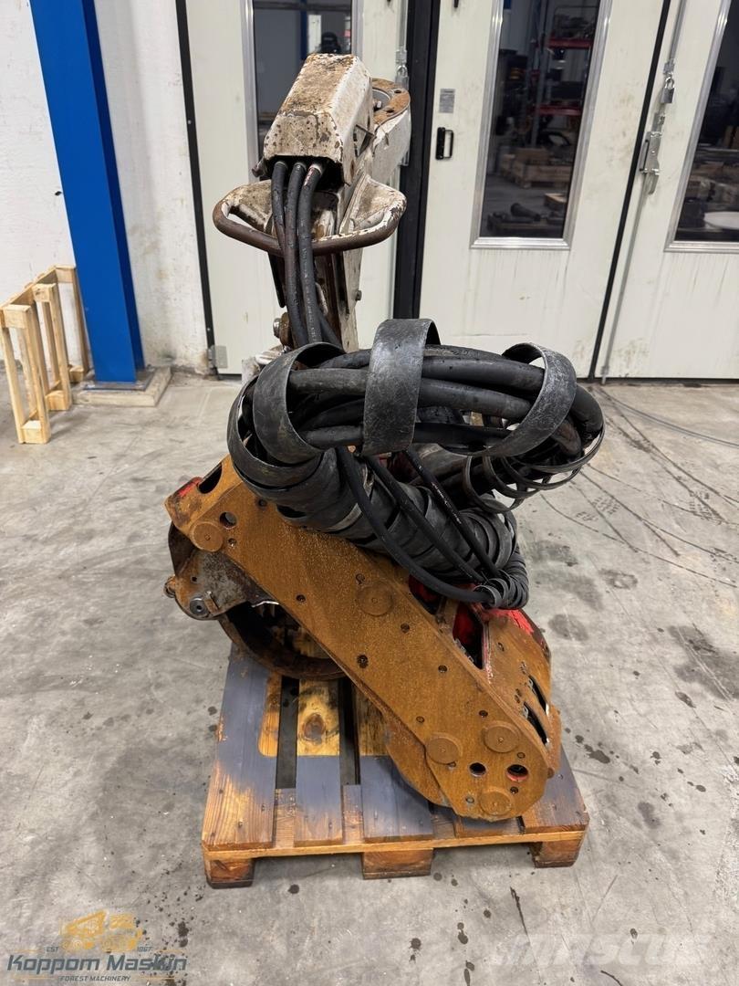 Log Max 3000T Harvester heads