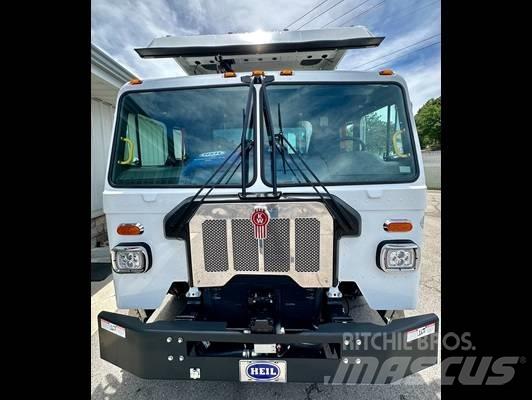 Kenworth L 770 Chassis Cab trucks
