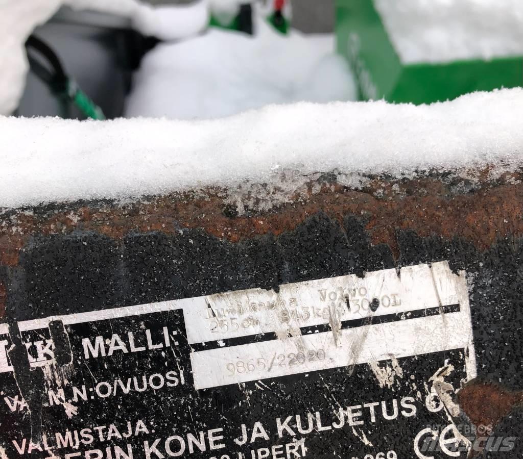  LKK Lumikauha 3000L Other loading and digging and accessories