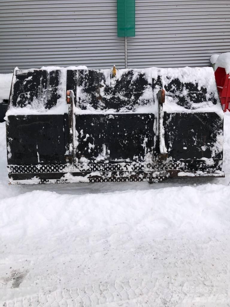  LKK Lumikauha 3000L Other loading and digging and accessories