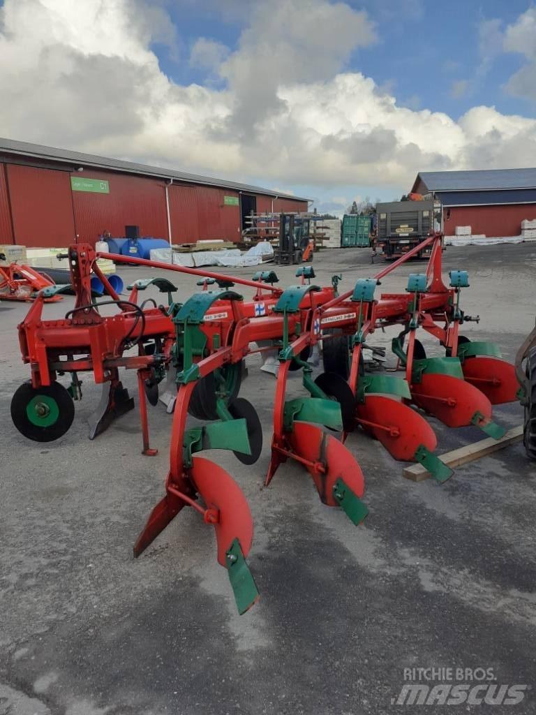 Kverneland A3 5x16" Ploughs