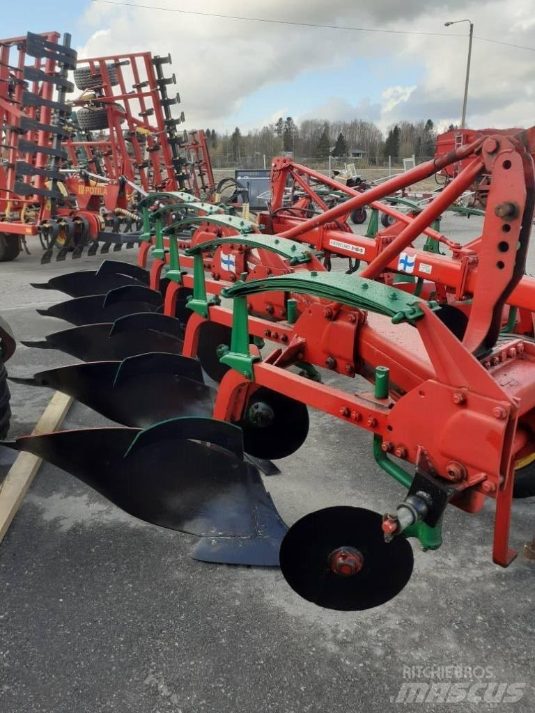 Kverneland A3 5x16" Ploughs