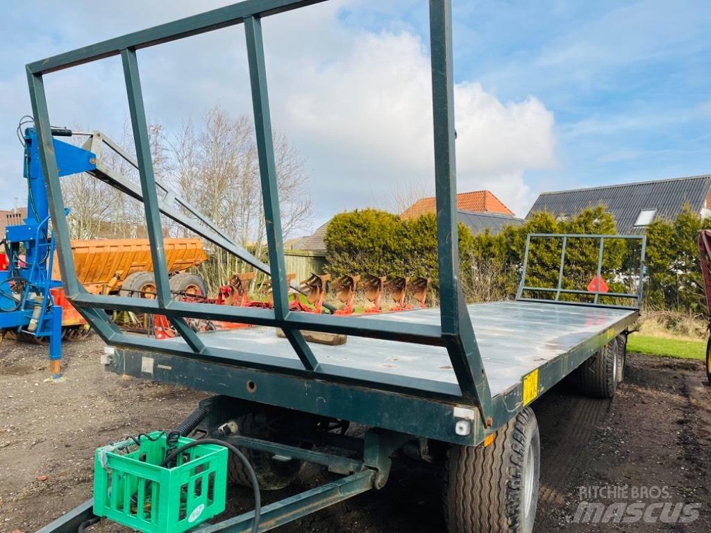 Pronar M026 Bale trailers
