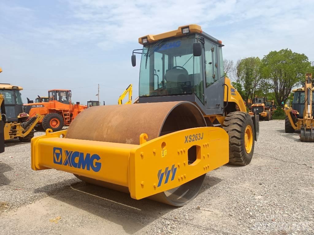 XCMG XS 263J Single drum rollers