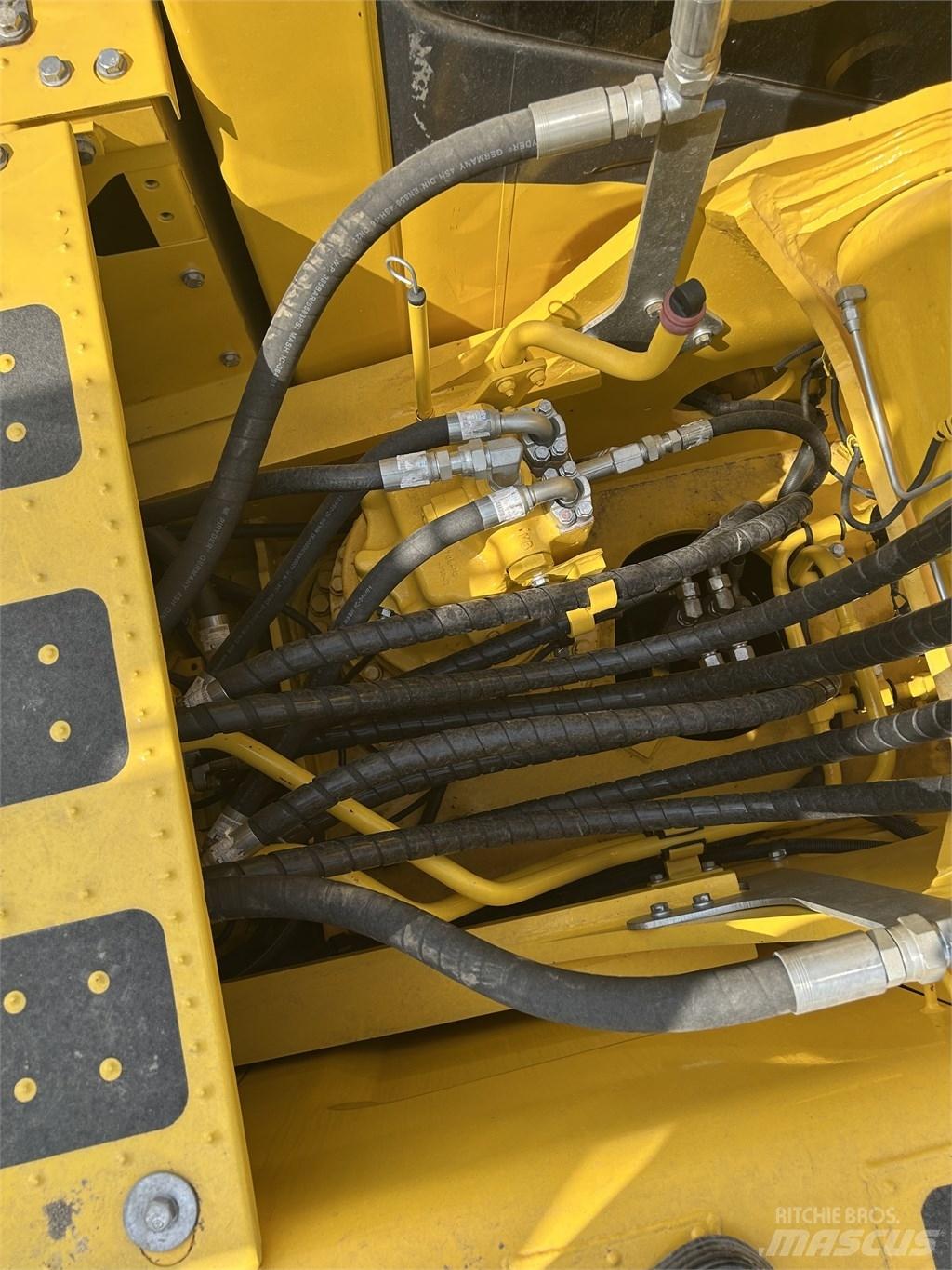 Komatsu PC 240 Crawler excavators
