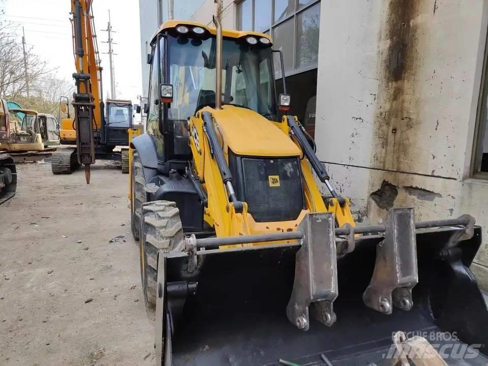 JCB 3CX Backhoe