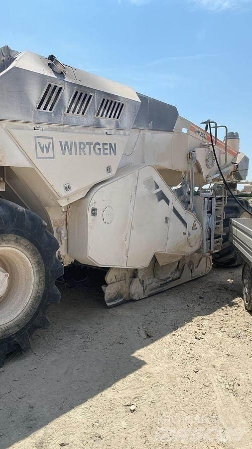 Wirtgen WR250i Asphalt recycling